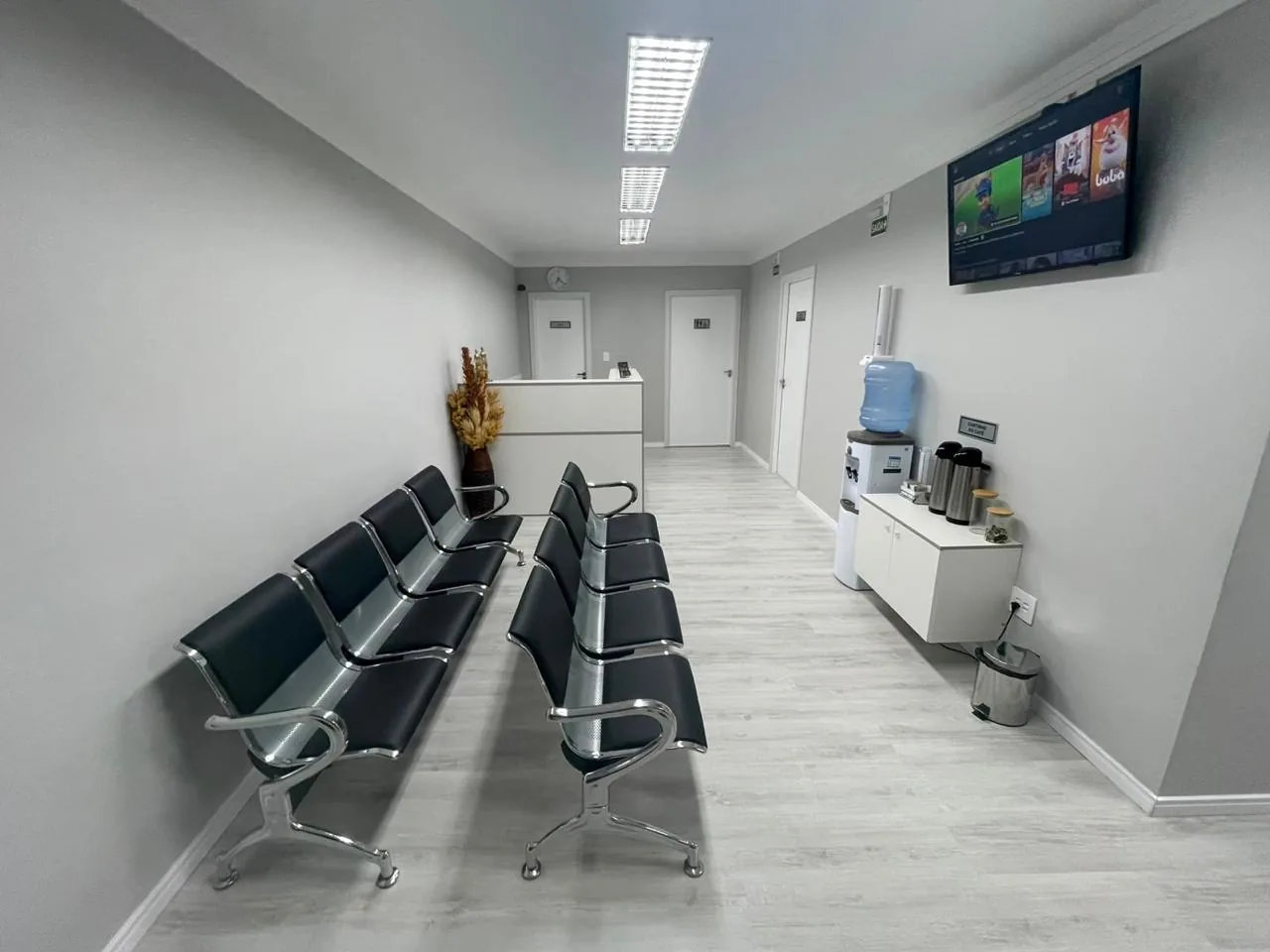 Sala de espera da unidade SMT Ocupacional em Camboriú